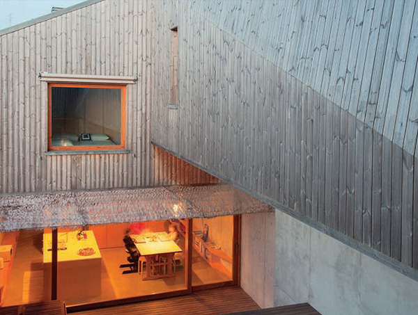 تغییر رنگ نمای ترموود پس از گذشت ۱ سال